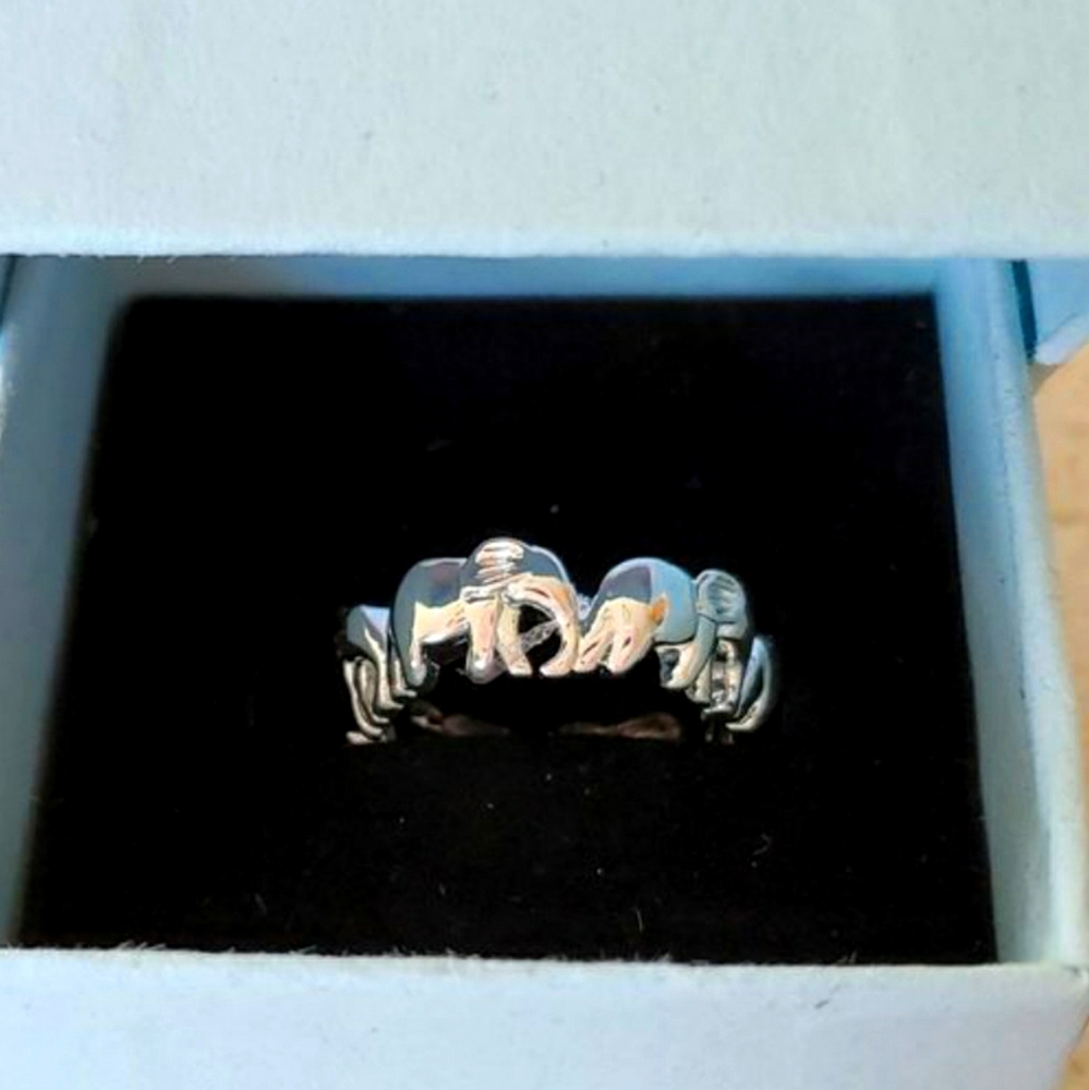 New .925 silver plated elephant ring size 7